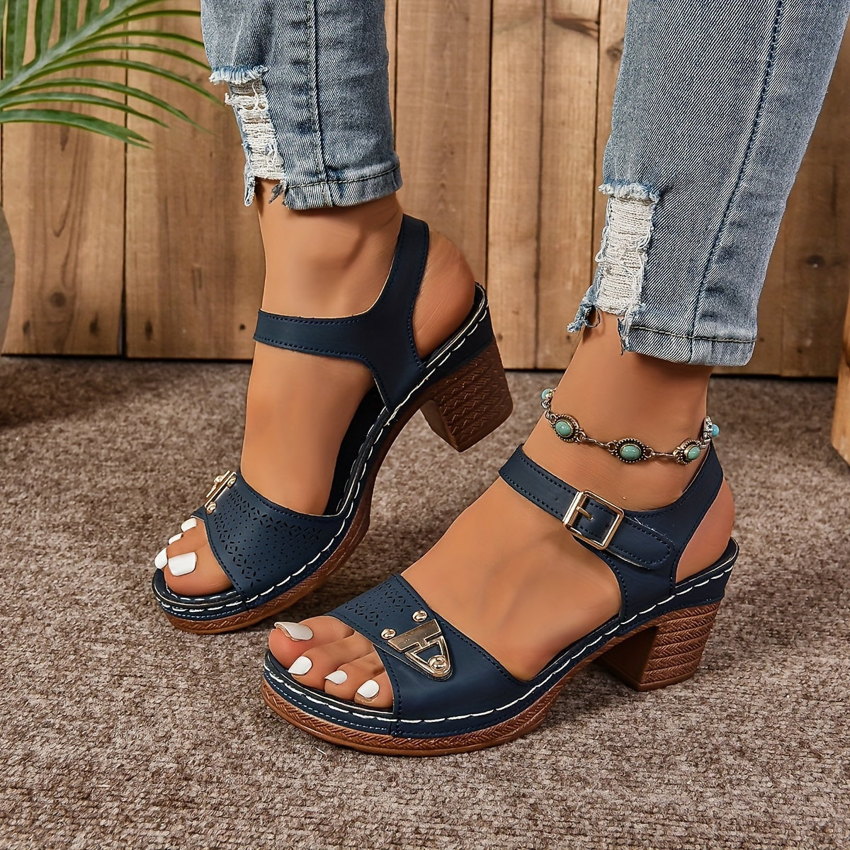 Women's Chunky Heel Buckle Sandals with Cushioned Footbed