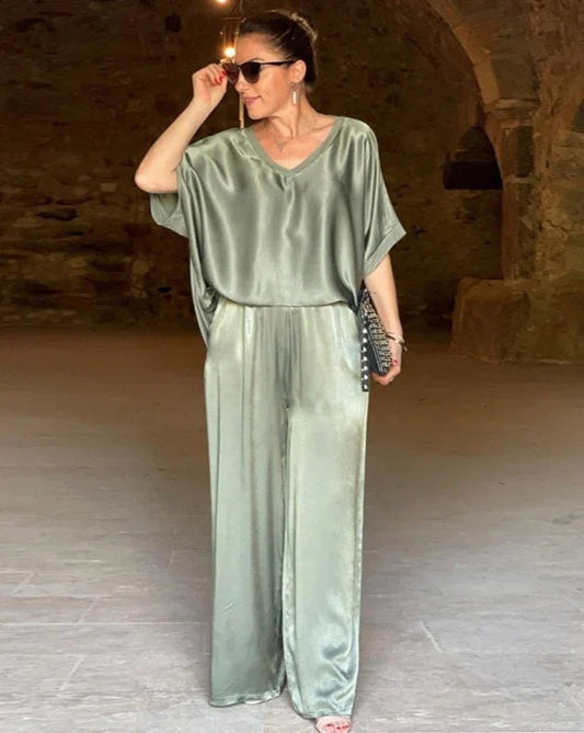 Women's Matching Two-Piece Set with V-Neck Short-Sleeve Top and Wide-Leg Pants
