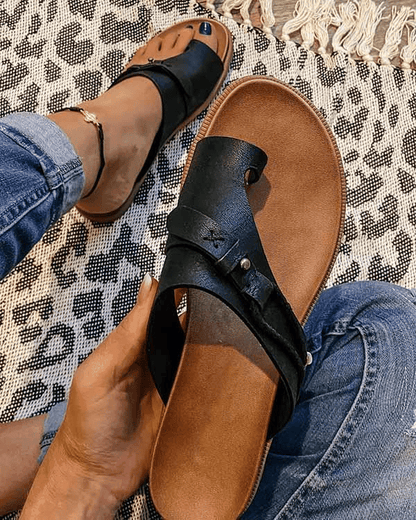 Women's Faux Leather Toe-Loop Flat Sandals with Cushioned Footbed