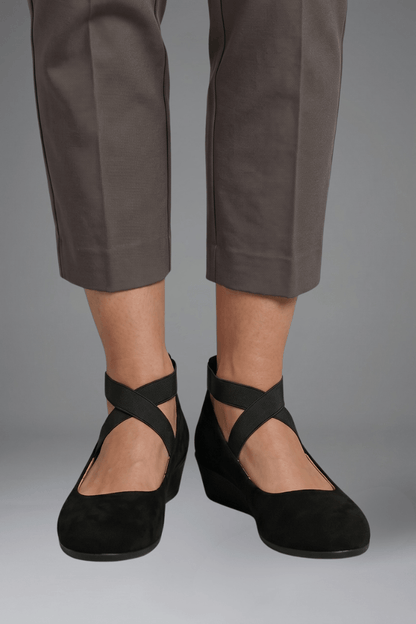 Women's Cushioned Wedge Flats with Crisscross Elastic Straps
