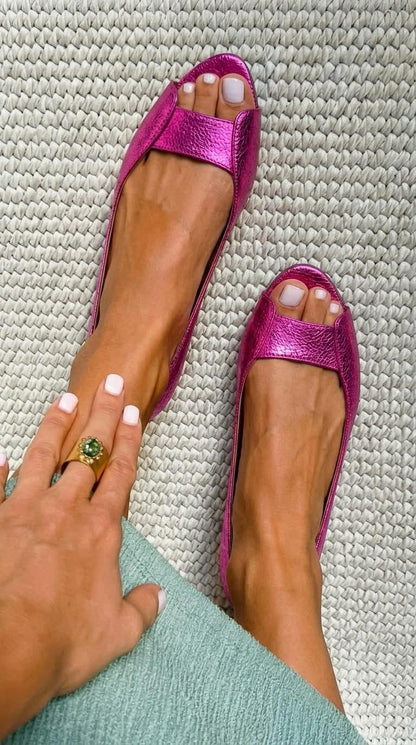 Women's Cushioned Metallic Open-Toe Flat Sandals with Padded Sole