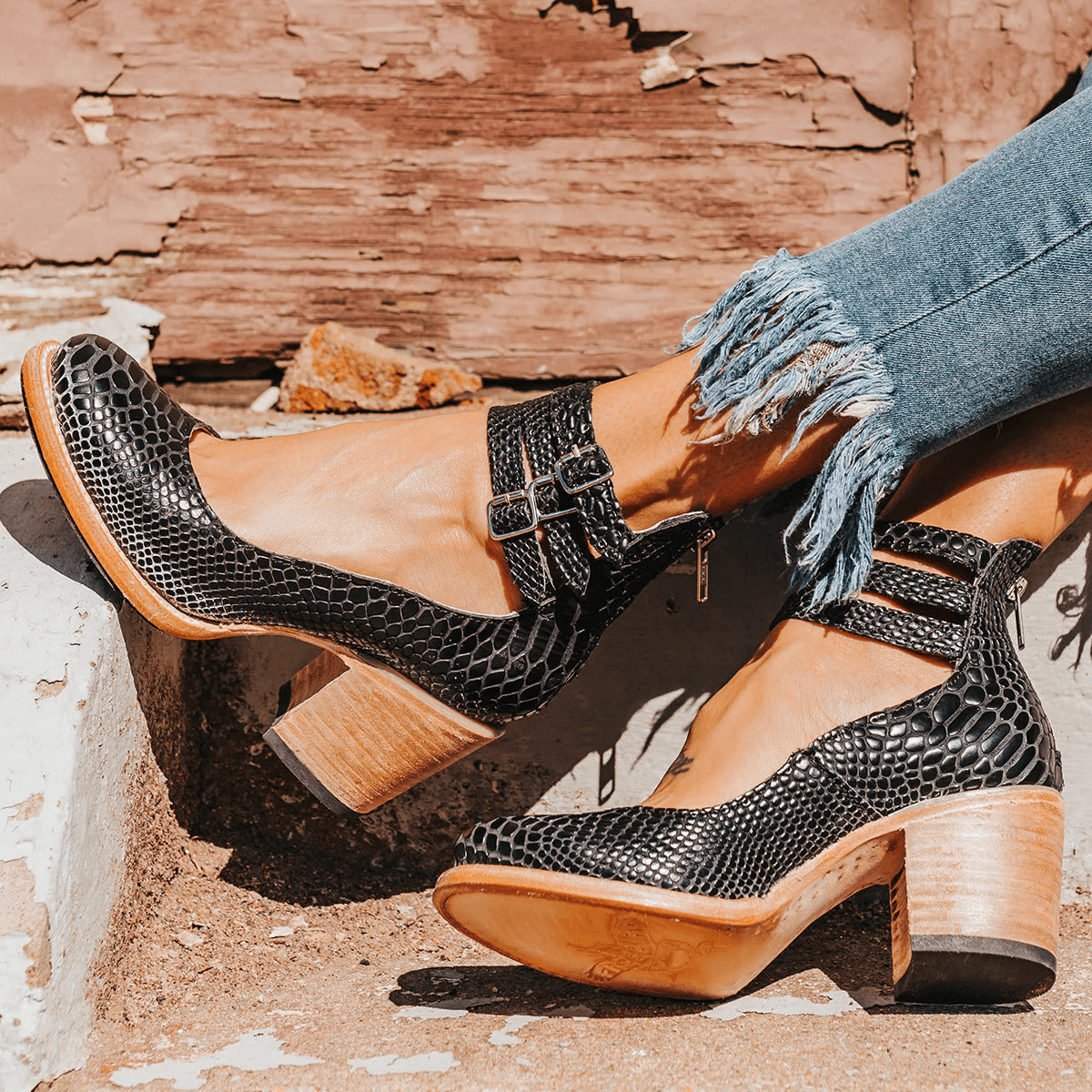 Women's Ankle Boots with Block Heel and Buckle Straps