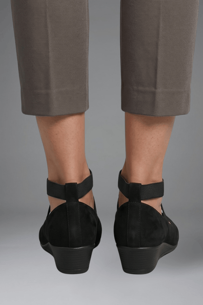 Women's Cushioned Wedge Flats with Crisscross Elastic Straps