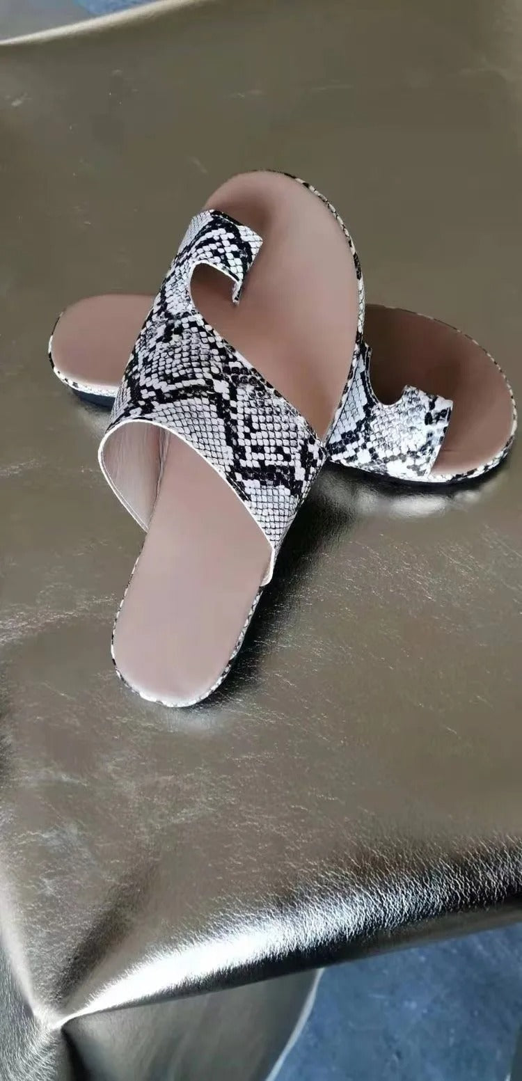 Lizzie Comfortable Toe-Loop Platform Arch Support Sandals with Footbed