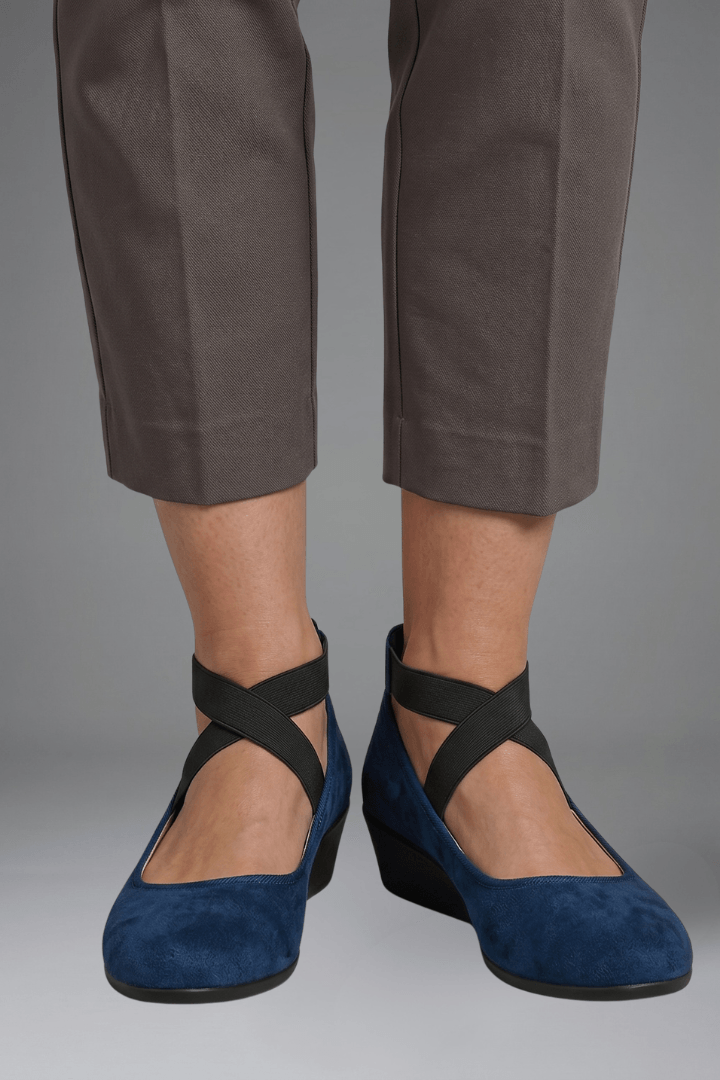 Women's Cushioned Wedge Flats with Crisscross Elastic Straps